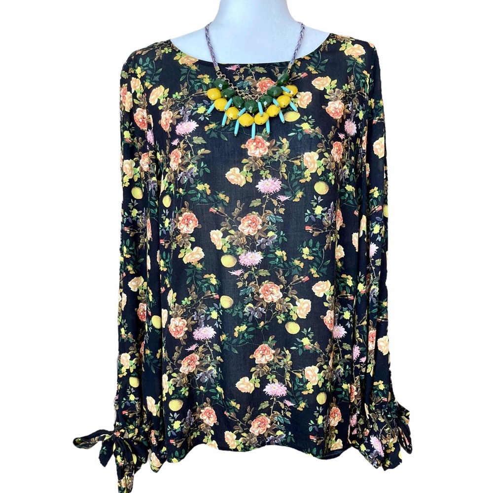 Banana Republic Women’s long sleeve black floral top, Sz M